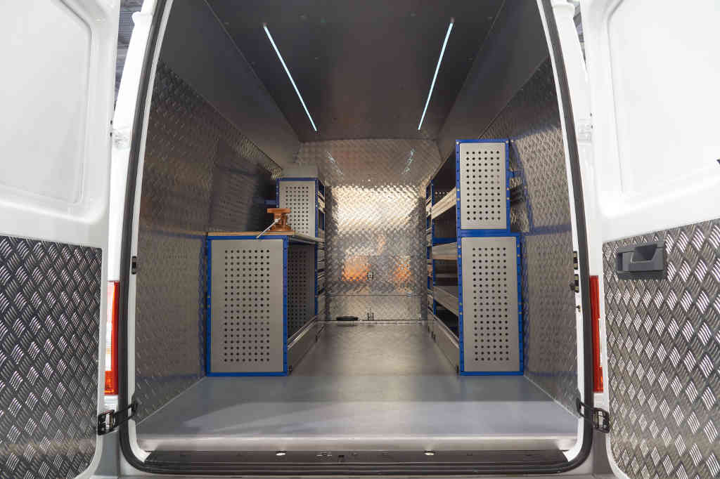 E&B Fahrzeugtechnik Transporter Wohnmobil Nachrüstung Innenverkleidung vom Profi aus Tirol