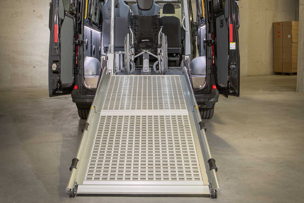 E&R Fahrzeugtechnik Nachrüstung Rampen Laderampen und Rollstuhlrampen in Tirol vom Profi